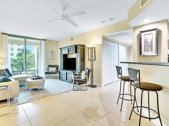 3rd image of 610 Clematis St APT 401