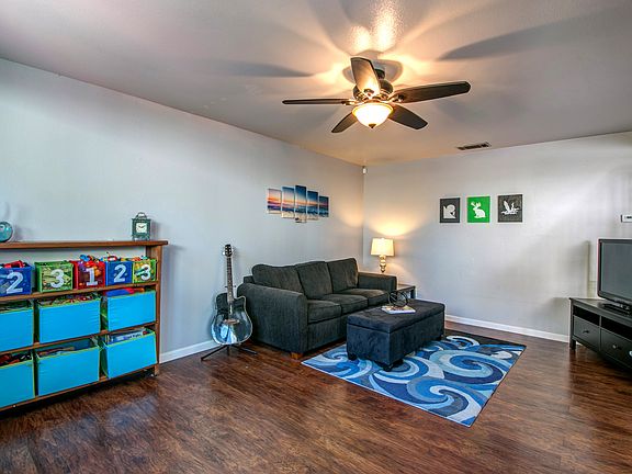 4th image of 4632 Hawley Blvd Unit 4