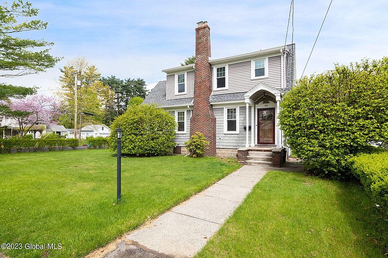 3rd image of 269 Kenwood Avenue