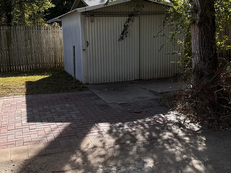 1549 SW 24th St — Photo 24