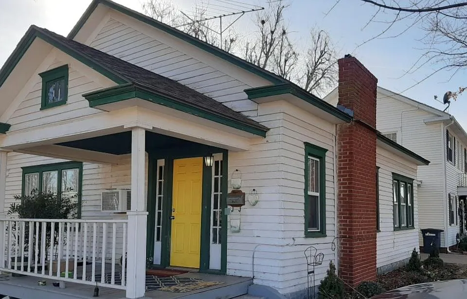 2009 W Cherokee Ave