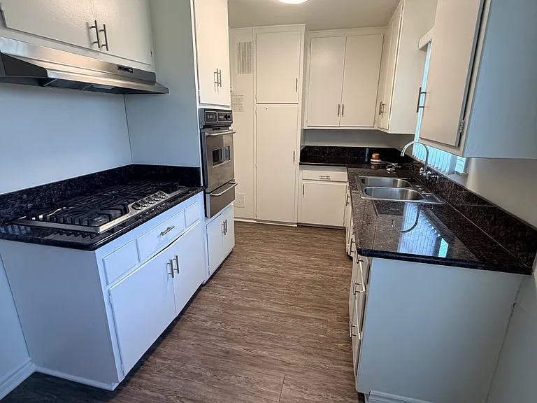 L'Abri Apartments — Photo 6