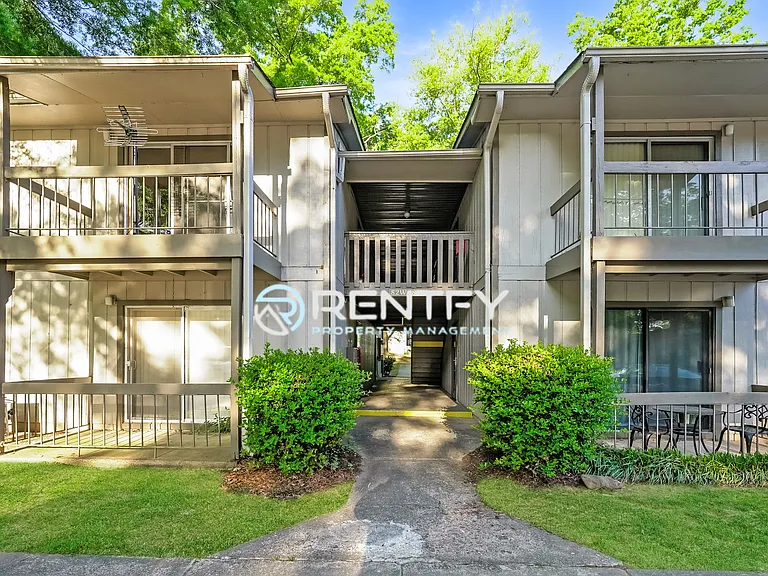 2260 Sunderland Rd #83W — Photo 1