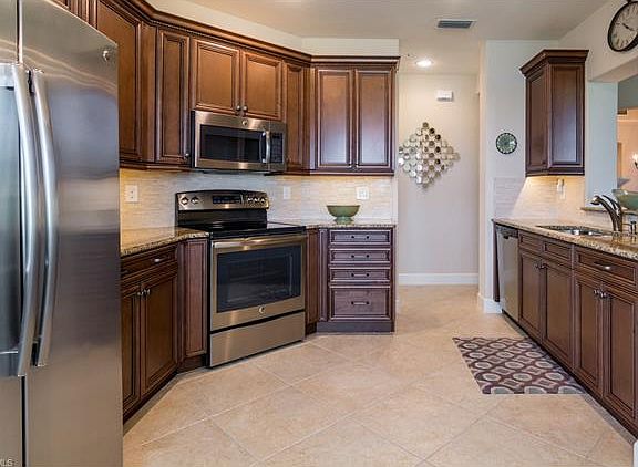 5th image of 8061 Players Cove Dr Unit 102