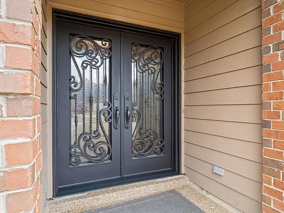 4th image of 6736 Forrest Cir