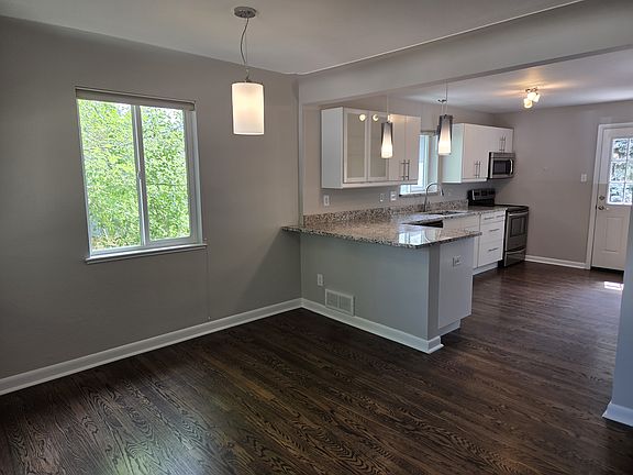 5th image of 2741 Hazel Ct #2741