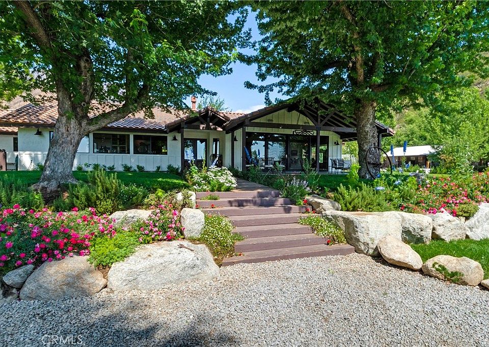 1st image of 37547 Oak Glen Rd
