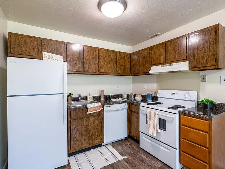 Westwood Gardens Apartment Homes — Photo 1