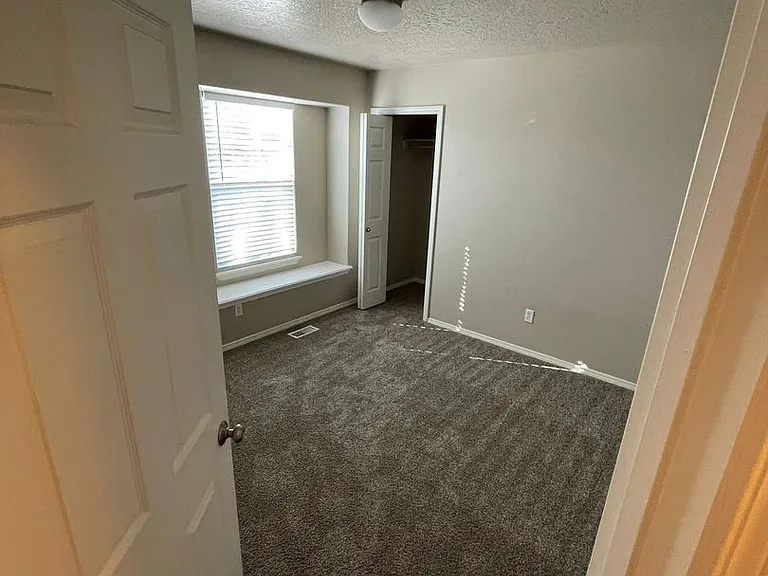 10806 W Heartwood St — Photo 26