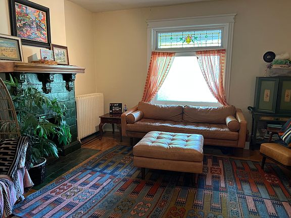 4th image of 3400 Bishop St #1