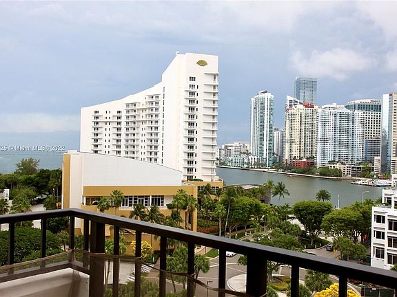 2nd image of 520 Brickell Key Dr APT A1017