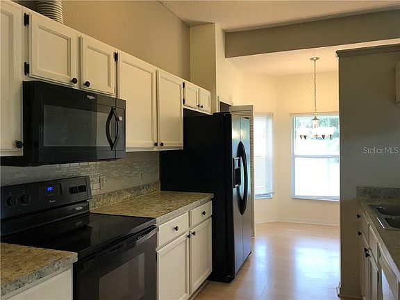 4th image of 12058 Blackheath Cir #6