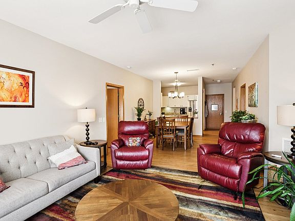 3rd image of 301 Harbour Town Dr APT 225