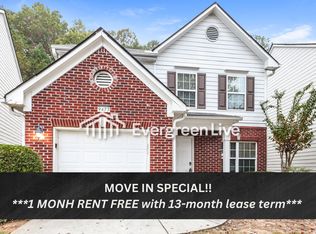 9473 Lakeview Rd, Union City, GA 30291