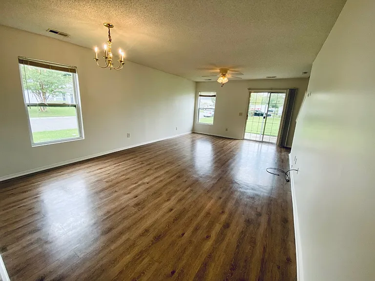 Living room_08222022