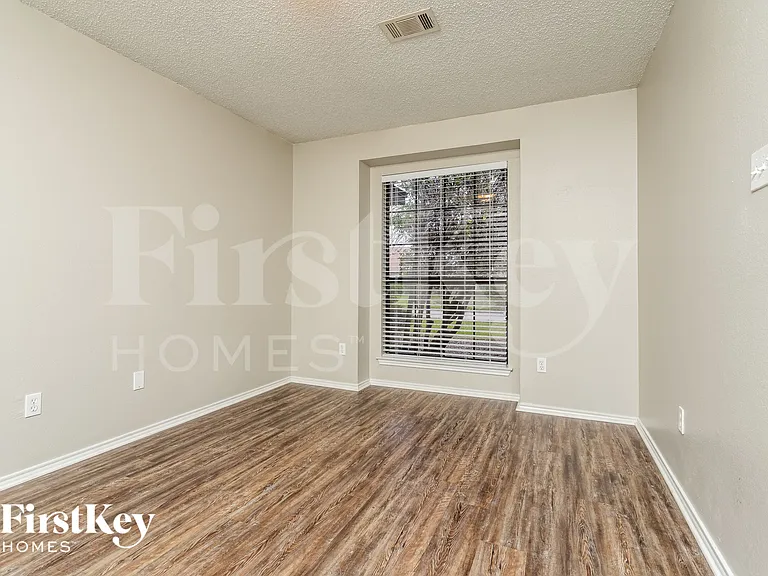 7921 Rice Dr — Photo 11