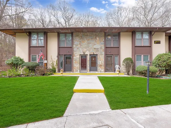 4 Alder Court #4, Selden, NY 11784