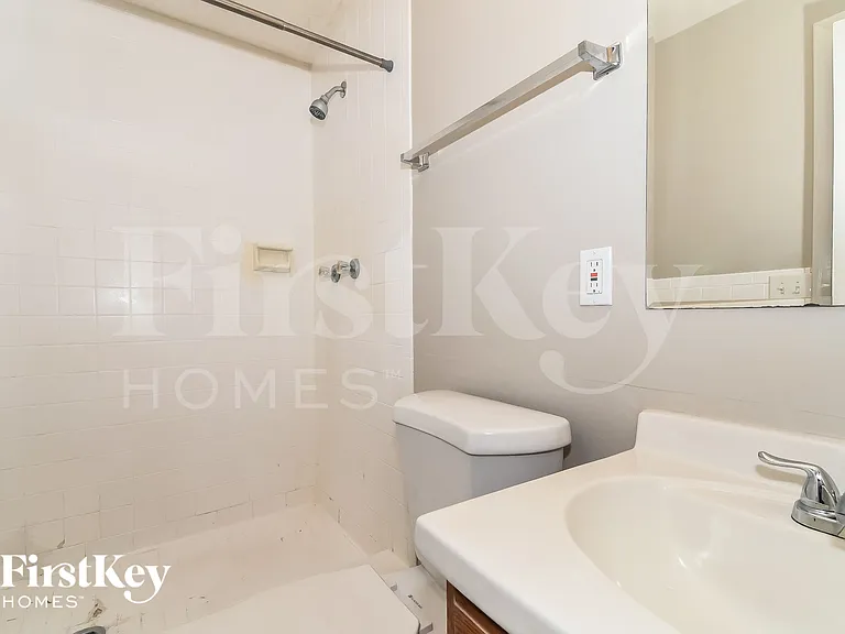878 Westgate Dr — Photo 13