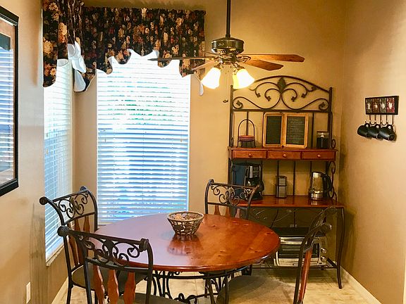 Breakfast nook