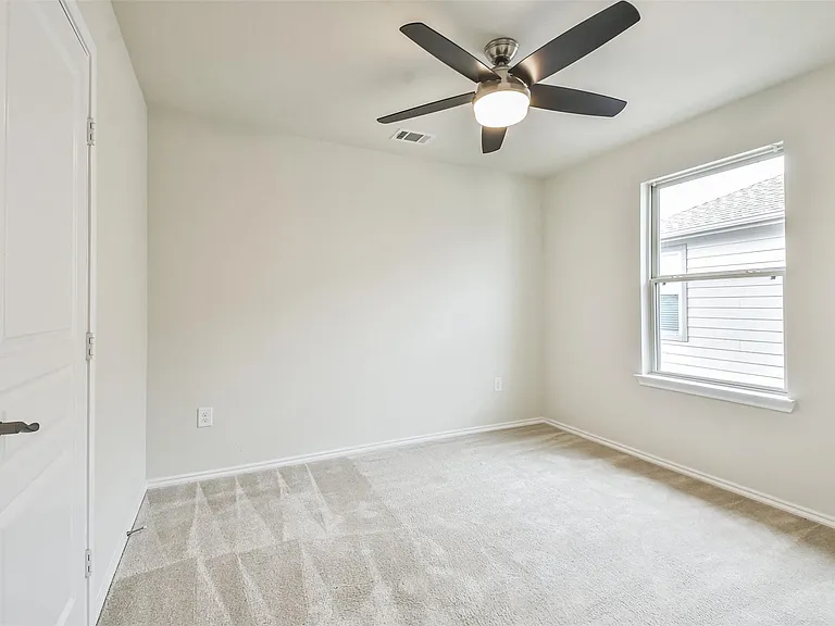 5047 Royal Amber Ln — Photo 35