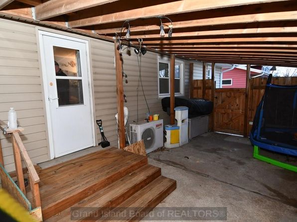 104 8th St, Saint Paul, NE 68873