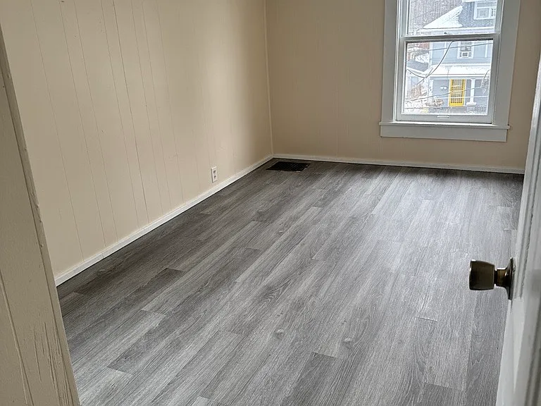 742 W Homer St — Photo 12