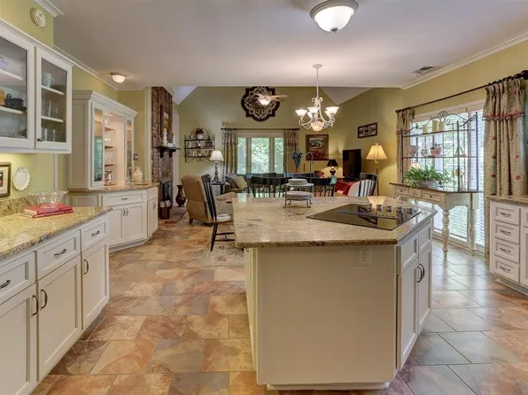 2994 Oakleigh Ln, Germantown, TN 38138