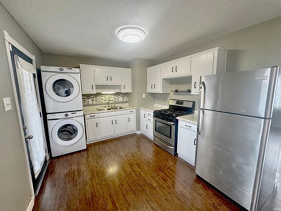 5th image of 364 S Cedar Dr