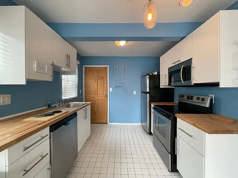 1180 Jaeger St #1180 — Photo 4