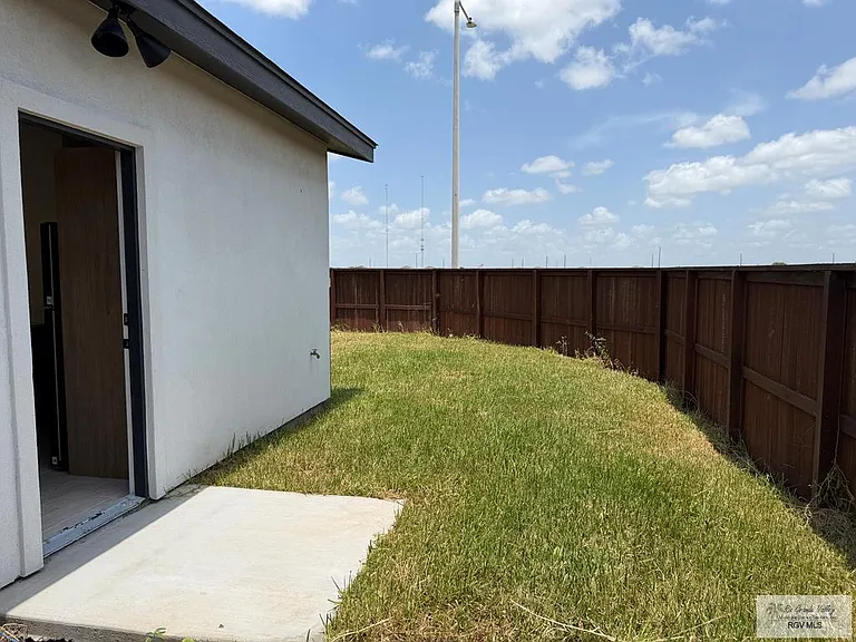 3516 Hidalgo St #B-2 — Photo 12