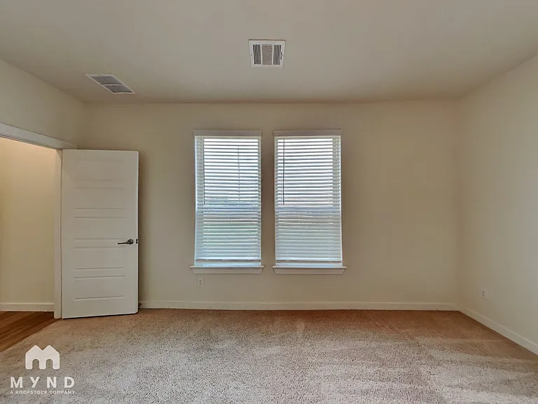 4725 Tanglewood Dr — Photo 5