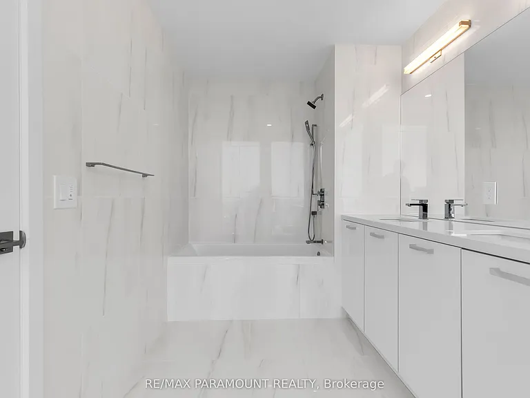 284 King St E #3104 — Photo 25