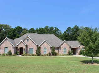 305 Meadowlake Cir, Brandon, MS 39047