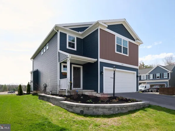 156 Caymus Dr, Port Matilda, PA 16870