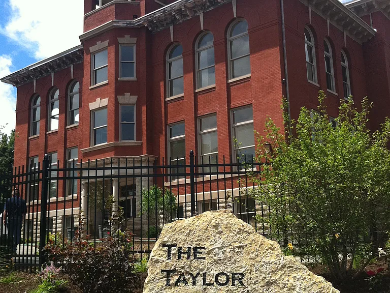 Taylor Heights — Photo 11