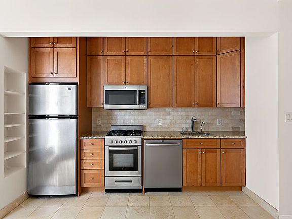 4th image of 250 W 103rd St APT 2D