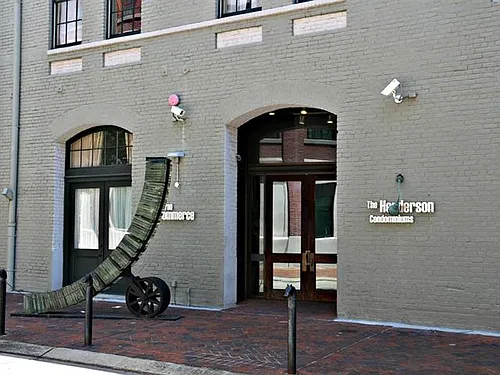 700 Commerce St Photo 1