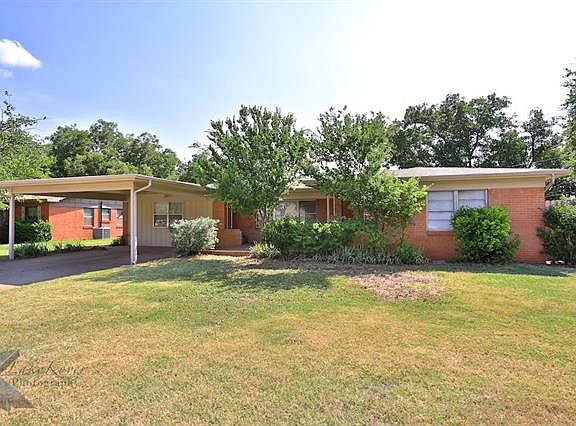3rd image of 1809 Ivanhoe Ln
