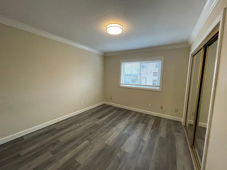 5251 Willowcrest Ave #5 — Photo 23