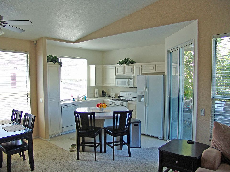 1st image of 1002 S Saint Tropez Ave