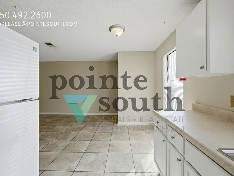 6413 Schoel Ln — Photo 5
