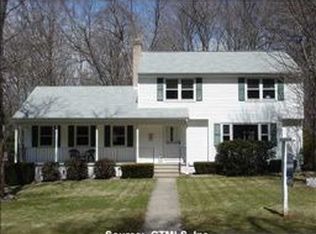 12 Horseshoe Ln, Farmington, CT 06032