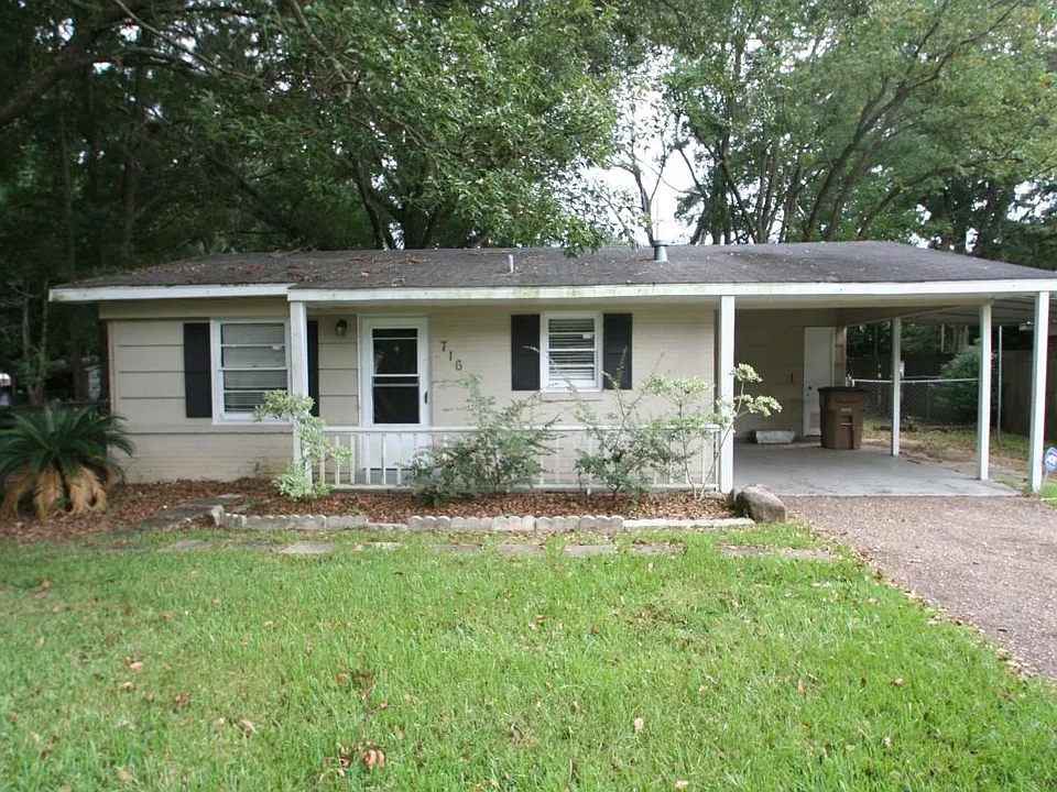716 Merritt Dr