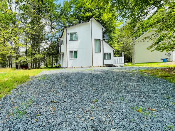 8540 Hillcrest Dr, Tobyhanna, PA 18466