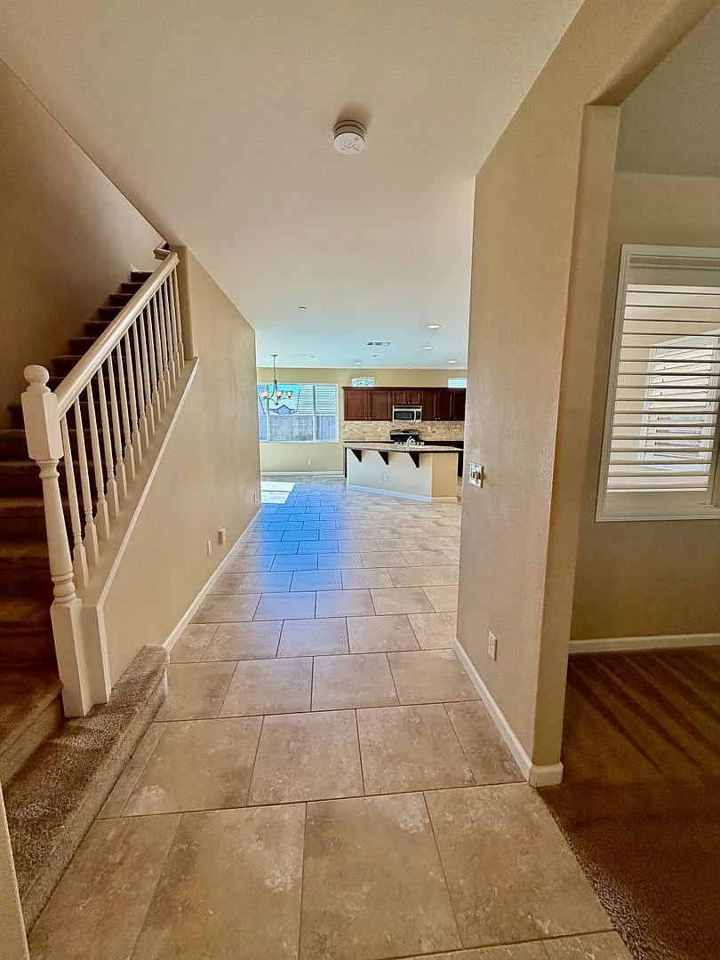 3 Bedroom 2.5 Bath Home In 93230 Available 9/15/2026 — Photo 3