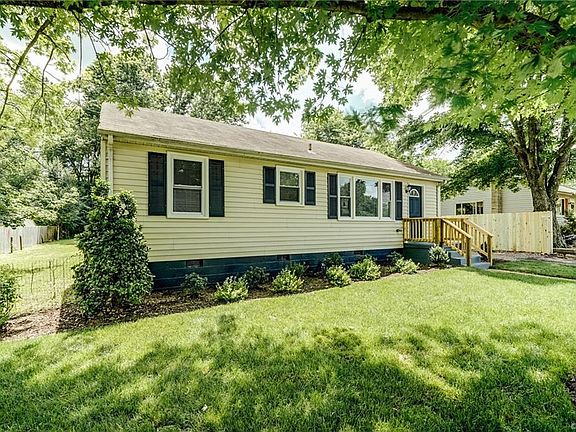3rd image of 5407 Pippin Ln
