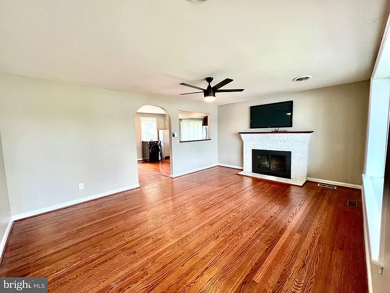 504 Walnut Dr — Photo 13