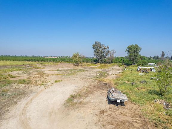 3rd image of 465 6th Avenue Dr