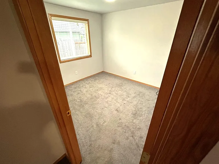 1904 Starker Pl — Photo 6