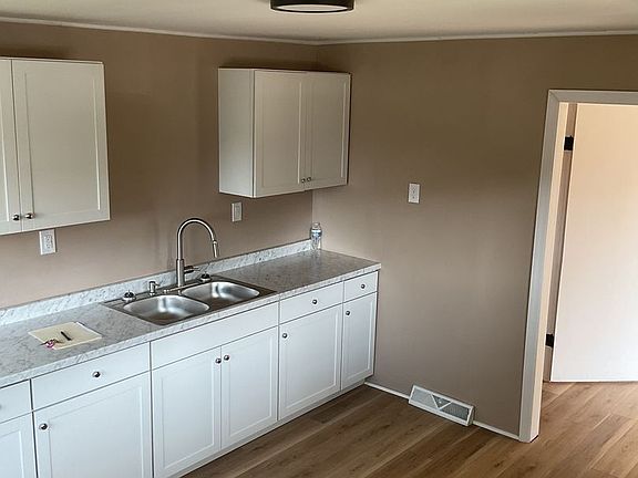 5th image of 3 Poplar Ave